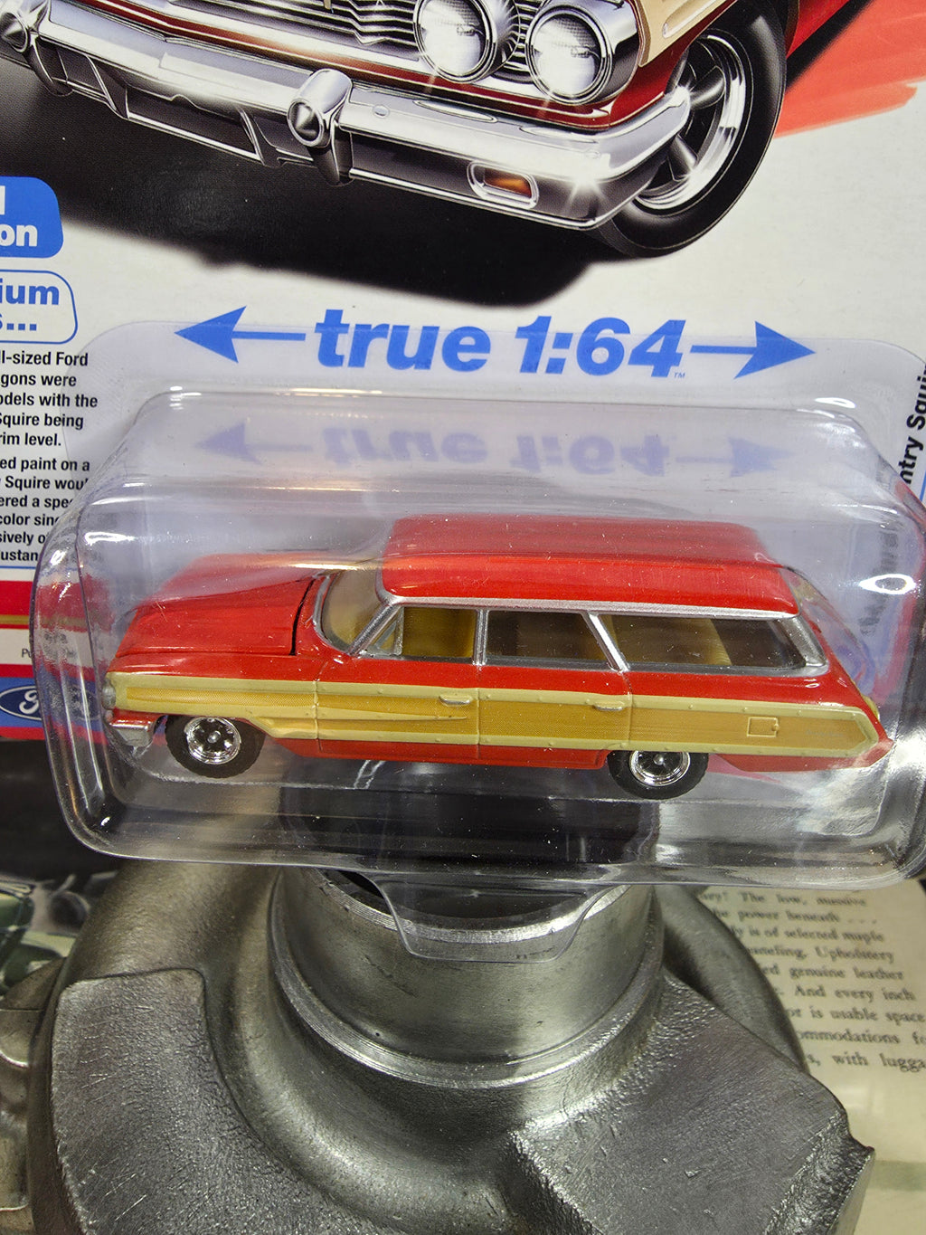Auto World Muscle Wagons 1964 Ford Country Squire