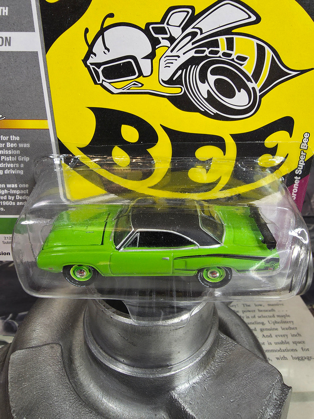 Johnny Lightning 1970 Dodge Coronet Super Bee