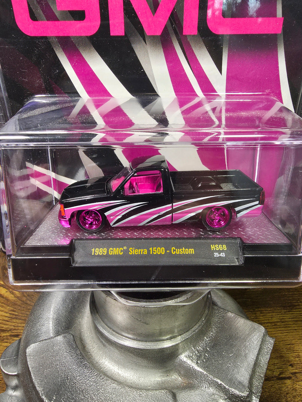 M2 Machines 1:64 1989 GMC Sierra 1500 Black & Purple Model 31500-HS68 CHASE